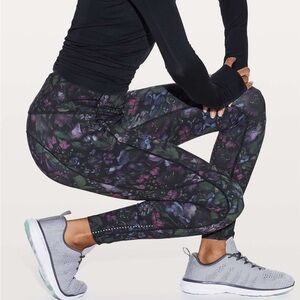 Lululemon Fast & Free 7/8 Tight II Nulux 25" size 4 in Frozen Flourish Multi